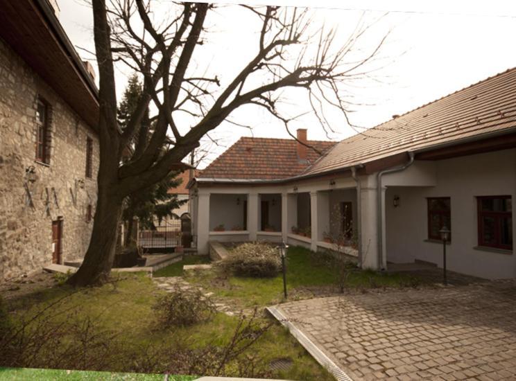 Bártfay Udvarház Tállya Exterior foto